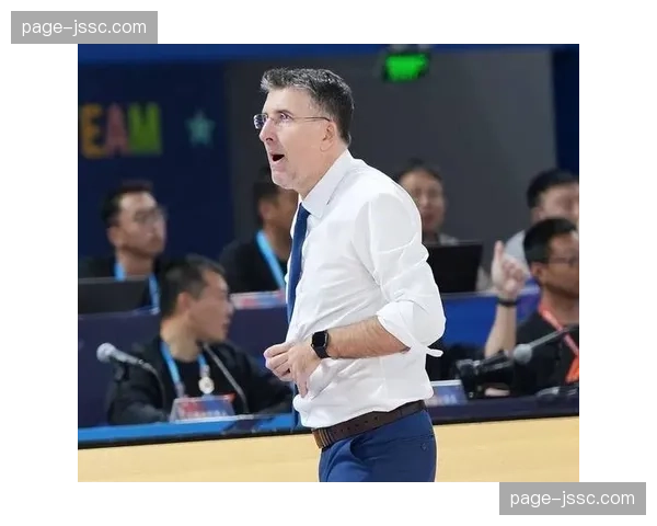 深圳大胜新疆显防守韧性 格兰批评两节防守糟糕致体系崩盘