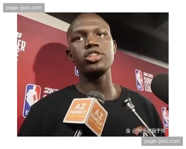 太阳10号秀马鲁阿奇站稳轮换 连续两场刷新个人篮板纪录 太阳10号秀马鲁阿奇站稳轮换 连续两场刷新个人篮板纪录