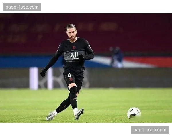 瓦伦西亚加亚持续首发，左路防守稳定性成战术体系关键